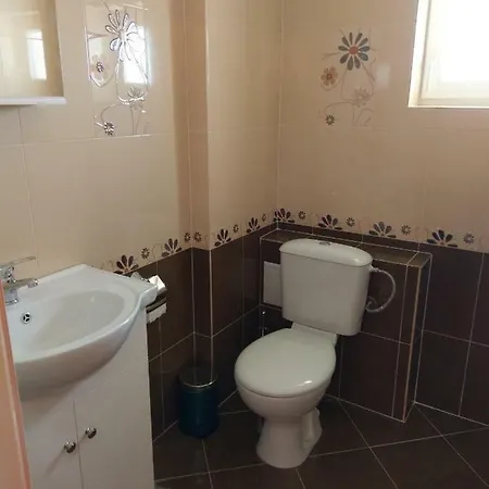 за гости елени