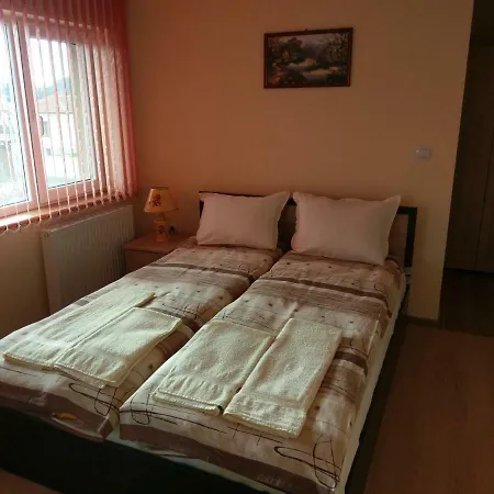 за гости елени